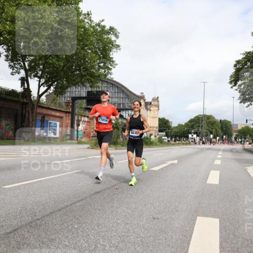 29.06.2025 - hella hamburg halbmarathon Yannick Fuchs http://msf.ph/oto/8156430 29.06.2025 10:17:11 20KM 6559, 9442, 10650, 11965, 16068, 17856 meine-sportfotos.de
