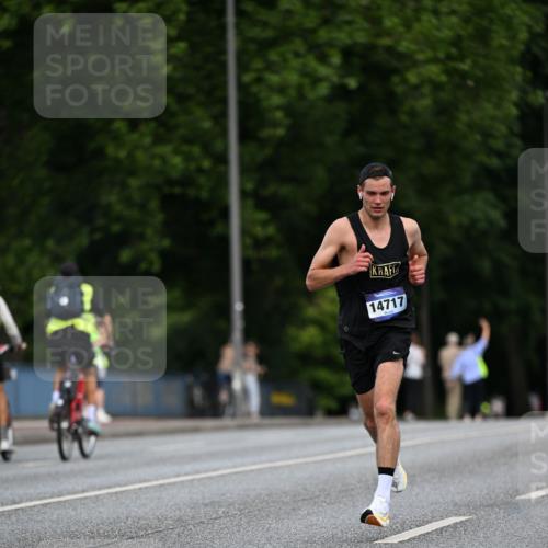 29.06.2025 - hella hamburg halbmarathon Dr. Thomas Lammeyer http://msf.ph/oto/8156439 29.06.2025 09:43:03 Kennedybrücke 34, 35, 52, 53, 54, 2659, 3720, 6380, 6530, 9255, 10650 meine-sportfotos.de