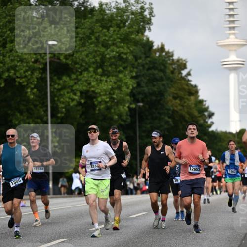 29.06.2025 - hella hamburg halbmarathon Dr. Thomas Lammeyer http://msf.ph/oto/8156462 29.06.2025 10:08:12 Kennedybrücke 1032, 1161, 1355, 1367, 1450, 2277, 2683, 2979, 3488, 4095, 4488, 4951, 5058, 5363, 6142, 6706, 7485, 8177, 8421, 8422, 8423, 8484, 9526, 9899 meine-sportfotos.de
