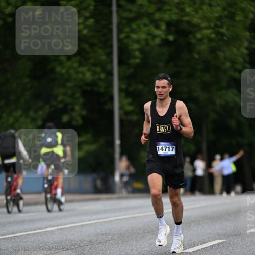 29.06.2025 - hella hamburg halbmarathon Dr. Thomas Lammeyer http://msf.ph/oto/8156471 29.06.2025 09:43:03 Kennedybrücke 34, 35, 52, 53, 54, 2659, 3720, 6380, 6530, 9255, 10650 meine-sportfotos.de
