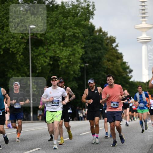 29.06.2025 - hella hamburg halbmarathon Dr. Thomas Lammeyer http://msf.ph/oto/8156492 29.06.2025 10:08:13 Kennedybrücke 1032, 1161, 1355, 1367, 1450, 2277, 2979, 3488, 4095, 4488, 4951, 5058, 5363, 6142, 6706, 7485, 8177, 8421, 8422, 8423, 8484, 9526, 9899 meine-sportfotos.de
