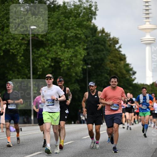 29.06.2025 - hella hamburg halbmarathon Dr. Thomas Lammeyer http://msf.ph/oto/8156506 29.06.2025 10:08:13 Kennedybrücke 1032, 1161, 1355, 1367, 1450, 2277, 2979, 3488, 4095, 4488, 4951, 5058, 5363, 6142, 6706, 7485, 8177, 8421, 8422, 8423, 8484, 9526, 9899 meine-sportfotos.de