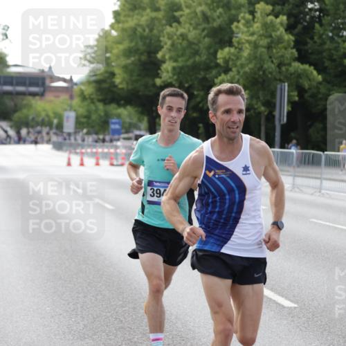 29.06.2025 - hella hamburg halbmarathon Jannik Wohlers http://msf.ph/oto/8156528 29.06.2025 09:37:28 Lombardsbrücke 45, 50, 3944, 12673 meine-sportfotos.de