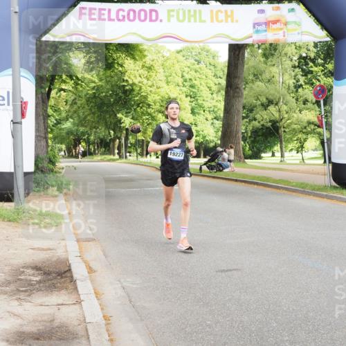 29.06.2025 - hella hamburg halbmarathon MichiJ http://msf.ph/oto/8156532 29.06.2025 10:05:34 Zwischen KM18-KM19 19227 meine-sportfotos.de