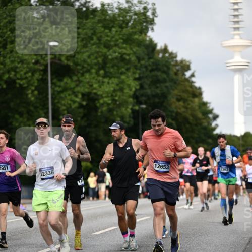 29.06.2025 - hella hamburg halbmarathon Dr. Thomas Lammeyer http://msf.ph/oto/8156542 29.06.2025 10:08:14 Kennedybrücke 1032, 1161, 1355, 1367, 1450, 2277, 2979, 3488, 4095, 4488, 4951, 5058, 5363, 6142, 6706, 7485, 8177, 8421, 8422, 8423, 8484, 9526, 9899, 10756 meine-sportfotos.de