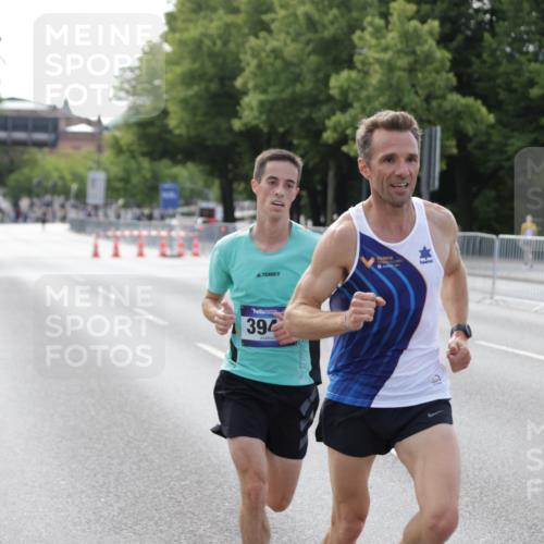 29.06.2025 - hella hamburg halbmarathon Jannik Wohlers http://msf.ph/oto/8156557 29.06.2025 09:37:28 Lombardsbrücke 45, 50, 3944, 12673 meine-sportfotos.de