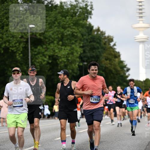 29.06.2025 - hella hamburg halbmarathon Dr. Thomas Lammeyer http://msf.ph/oto/8156561 29.06.2025 10:08:14 Kennedybrücke 1032, 1161, 1355, 1367, 1450, 2277, 2979, 3488, 4095, 4488, 4951, 5058, 5363, 6142, 6706, 7485, 8177, 8421, 8422, 8423, 8484, 9526, 9899, 10756 meine-sportfotos.de