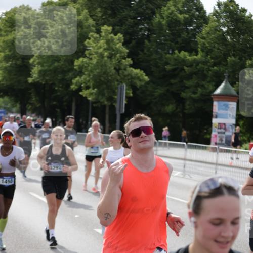 29.06.2025 - hella hamburg halbmarathon Jannik Wohlers http://msf.ph/oto/8156564 29.06.2025 10:17:18 Lombardsbrücke 1015, 1204, 1274, 1458, 1622, 1749, 1795, 2094, 2259, 2548, 3138, 3292, 4218, 5002, 5290, 5611, 5733, 6254, 6336, 6352, 6786, 7258, 7291, 7413, 7566, 7844, 8144, 9400, 9798, 9848, 10174, 10620, 10677, 11156, 11275, 11372, 11707, 11916, 12031, 12668, 12683, 14013, 14194, 14307, 14420, 14648, 14701, 14825, 14877, 15978, 16024, 16038, 16576, 16707, 17083, 17270, 17542, 17616, 18564, 19029 meine-sportfotos.de