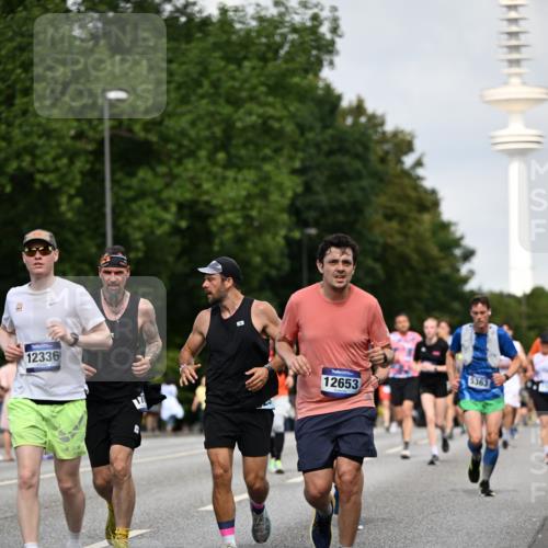 29.06.2025 - hella hamburg halbmarathon Dr. Thomas Lammeyer http://msf.ph/oto/8156570 29.06.2025 10:08:14 Kennedybrücke 1032, 1161, 1355, 1367, 1450, 2277, 2979, 3488, 4095, 4488, 4951, 5058, 5363, 6142, 6706, 7485, 8177, 8421, 8422, 8423, 8484, 9526, 9899, 10756 meine-sportfotos.de