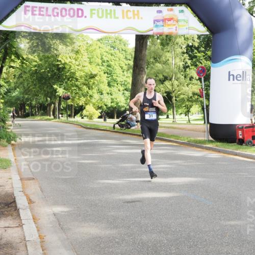 29.06.2025 - hella hamburg halbmarathon MichiJ http://msf.ph/oto/8156577 29.06.2025 10:05:47 Zwischen KM18-KM19 31 meine-sportfotos.de