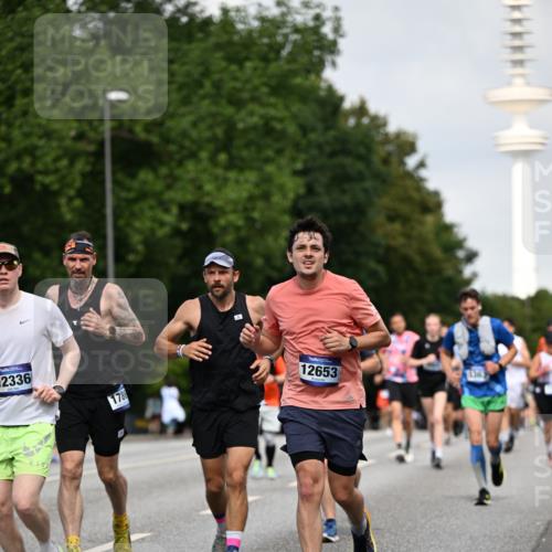 29.06.2025 - hella hamburg halbmarathon Dr. Thomas Lammeyer http://msf.ph/oto/8156585 29.06.2025 10:08:15 Kennedybrücke 1032, 1161, 1355, 1367, 1450, 2277, 2979, 3488, 4095, 4488, 4951, 5058, 5363, 5976, 6142, 6706, 6709, 7485, 8177, 8421, 8422, 8423, 8484, 9526, 9899, 10756 meine-sportfotos.de