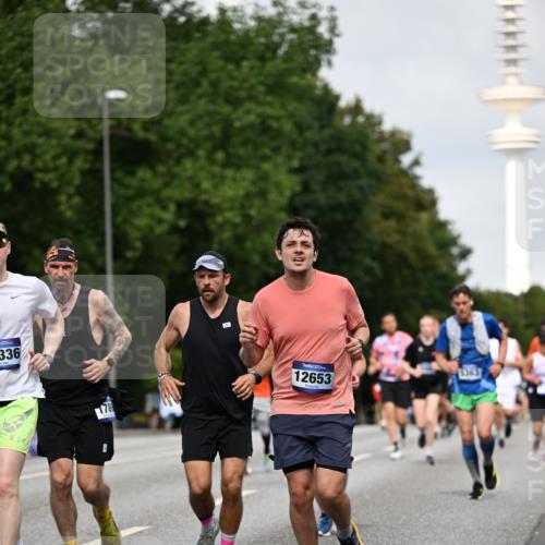 29.06.2025 - hella hamburg halbmarathon Dr. Thomas Lammeyer http://msf.ph/oto/8156589 29.06.2025 10:08:15 Kennedybrücke 1032, 1161, 1355, 1367, 1450, 2277, 2979, 3488, 4095, 4488, 4951, 5058, 5363, 5976, 6142, 6706, 6709, 7485, 8177, 8421, 8422, 8423, 8484, 9526, 9899, 10756 meine-sportfotos.de
