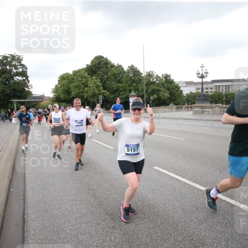 29.06.2025 - hella hamburg halbmarathon Jannik Wohlers http://msf.ph/oto/8156597 29.06.2025 10:53:59 Lombardsbrücke 1762, 1822, 1949, 2244, 2532, 3364, 3761, 3795, 3857, 4720, 4971, 5157, 5185, 5216, 5309, 5514, 5817, 5933, 5993, 6023, 6279, 6987, 7498, 7670, 7874, 7946, 7986, 8801, 8803, 9130, 10207, 11354, 11785, 12898, 12923, 12930, 13035, 14655, 14904, 15174, 15318, 15627, 15628, 15674, 16117, 16522, 16628, 16839, 18093, 18431 meine-sportfotos.de