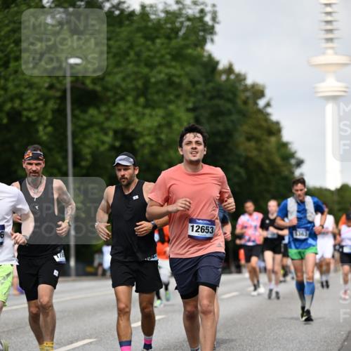 29.06.2025 - hella hamburg halbmarathon Dr. Thomas Lammeyer http://msf.ph/oto/8156599 29.06.2025 10:08:15 Kennedybrücke 1032, 1161, 1355, 1367, 1450, 2277, 2979, 3488, 4095, 4488, 4951, 5058, 5363, 5976, 6142, 6706, 6709, 7485, 8177, 8421, 8422, 8423, 8484, 9526, 9899, 10756 meine-sportfotos.de