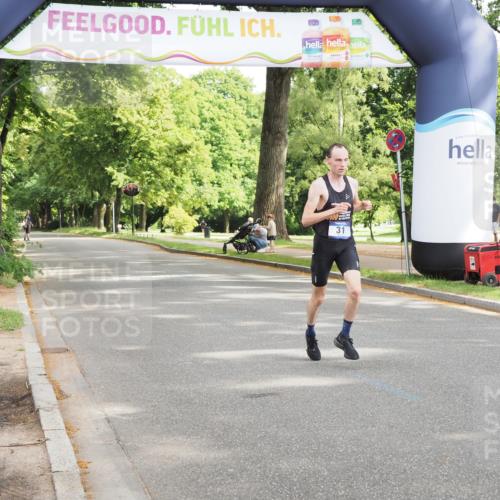 29.06.2025 - hella hamburg halbmarathon MichiJ http://msf.ph/oto/8156602 29.06.2025 10:05:47 Zwischen KM18-KM19 31 meine-sportfotos.de