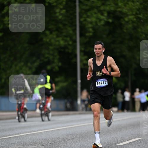 29.06.2025 - hella hamburg halbmarathon Dr. Thomas Lammeyer http://msf.ph/oto/8156611 29.06.2025 09:43:03 Kennedybrücke 34, 35, 52, 53, 54, 2659, 3720, 6380, 6530, 9255, 10650 meine-sportfotos.de