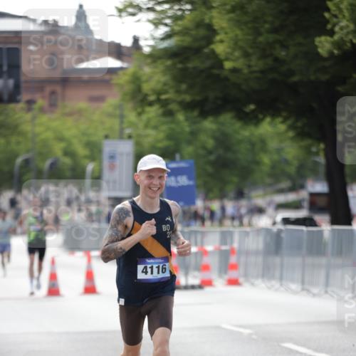 29.06.2025 - hella hamburg halbmarathon Jannik Wohlers http://msf.ph/oto/8156627 29.06.2025 09:37:51 Lombardsbrücke 4116 meine-sportfotos.de
