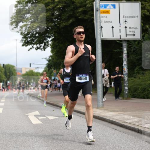 29.06.2025 - hella hamburg halbmarathon Yannick Fuchs http://msf.ph/oto/8156636 29.06.2025 10:17:28 20KM 6559, 9475, 10650, 11965, 13751, 16068, 17886 meine-sportfotos.de