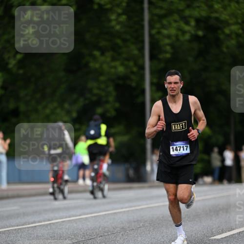 29.06.2025 - hella hamburg halbmarathon Dr. Thomas Lammeyer http://msf.ph/oto/8156653 29.06.2025 09:43:04 Kennedybrücke 34, 35, 52, 53, 54, 2659, 3720, 6530, 9255, 10650 meine-sportfotos.de