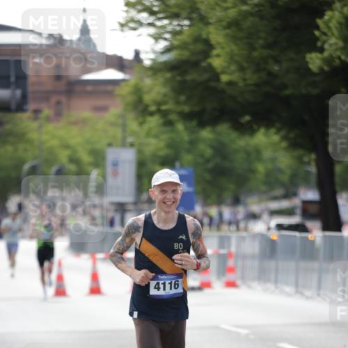 29.06.2025 - hella hamburg halbmarathon Jannik Wohlers http://msf.ph/oto/8156670 29.06.2025 09:37:51 Lombardsbrücke 4116 meine-sportfotos.de