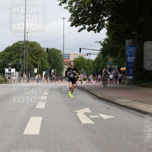 29.06.2025 - hella hamburg halbmarathon Yannick Fuchs http://msf.ph/oto/8156682 29.06.2025 10:17:33 20KM 3720, 6559, 9475, 10650, 13751, 16068, 17886 meine-sportfotos.de
