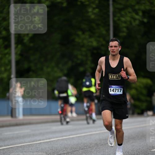 29.06.2025 - hella hamburg halbmarathon Dr. Thomas Lammeyer http://msf.ph/oto/8156719 29.06.2025 09:43:04 Kennedybrücke 34, 35, 52, 53, 54, 2659, 3720, 6530, 9255, 10650 meine-sportfotos.de