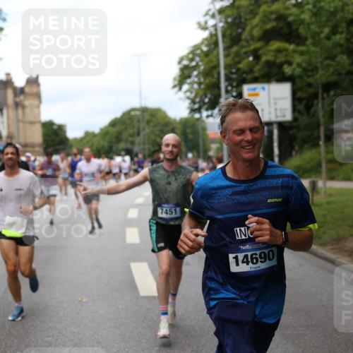 29.06.2025 - hella hamburg halbmarathon Yannick Fuchs http://msf.ph/oto/8156724 29.06.2025 10:38:21 20KM 1415, 1558, 2816, 3907, 4425, 4981, 4999, 5275, 5506, 5624, 5692, 6490, 6705, 6991, 7005, 7093, 7451, 8063, 8145, 8218, 8900, 9043, 9081, 9374, 9633, 9931, 10246, 10669, 10930, 11153, 11346, 11648, 11848, 12327, 12438, 12554, 12966, 13421, 13996, 14690, 14798, 14861, 15383, 15512, 15862, 15932, 16062, 16105, 16224, 16301, 16547, 16549, 16648, 16720, 17251, 17376, 17516, 17912, 18678, 18942 meine-sportfotos.de