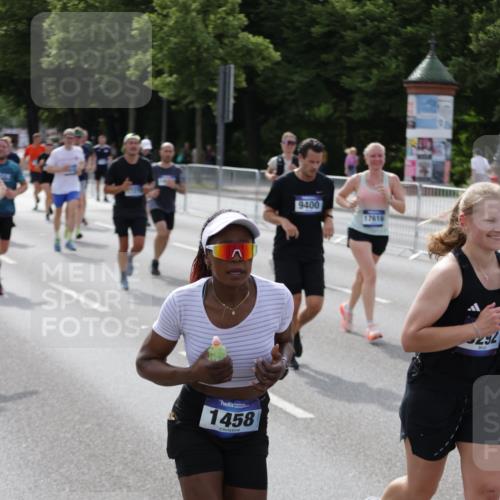 29.06.2025 - hella hamburg halbmarathon Jannik Wohlers http://msf.ph/oto/8156741 29.06.2025 10:17:20 Lombardsbrücke 1015, 1204, 1274, 1458, 1622, 1749, 1795, 2094, 2259, 2548, 3138, 3292, 4218, 5002, 5290, 5611, 5733, 6254, 6336, 6352, 6786, 7258, 7413, 8144, 8799, 9400, 9798, 9848, 10174, 10620, 10677, 10831, 11156, 11275, 11372, 11656, 11707, 11916, 12031, 12401, 12553, 12668, 12683, 13843, 14013, 14194, 14307, 14420, 14701, 14825, 15978, 16038, 16576, 16707, 17083, 17270, 17542, 17616, 19029 meine-sportfotos.de