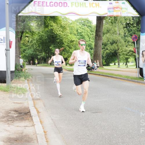 29.06.2025 - hella hamburg halbmarathon MichiJ http://msf.ph/oto/8156770 29.06.2025 10:06:46 Zwischen KM18-KM19  meine-sportfotos.de