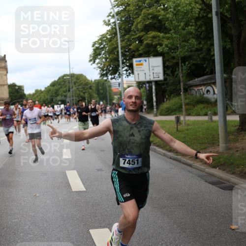 29.06.2025 - hella hamburg halbmarathon Yannick Fuchs http://msf.ph/oto/8156788 29.06.2025 10:38:22 20KM 1415, 1558, 2816, 3907, 4425, 4981, 4999, 5275, 5506, 5624, 5692, 6490, 6705, 6903, 6991, 7005, 7093, 7451, 8063, 8145, 8218, 8900, 9043, 9081, 9374, 9633, 9931, 10193, 10246, 10669, 10930, 11153, 11346, 11648, 11848, 12327, 12438, 12554, 12966, 13421, 13996, 14690, 14798, 14861, 15512, 15862, 16062, 16224, 16301, 16316, 16547, 16549, 16720, 17251, 17376, 17516, 17912, 18678, 18942 meine-sportfotos.de