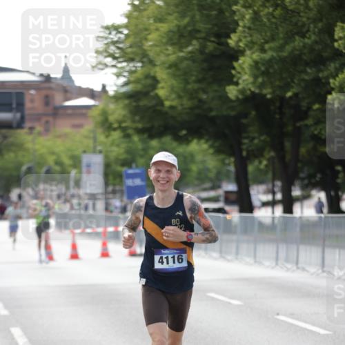 29.06.2025 - hella hamburg halbmarathon Jannik Wohlers http://msf.ph/oto/8156790 29.06.2025 09:37:52 Lombardsbrücke 4116 meine-sportfotos.de