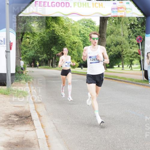 29.06.2025 - hella hamburg halbmarathon MichiJ http://msf.ph/oto/8156794 29.06.2025 10:06:47 Zwischen KM18-KM19 45, 12673 meine-sportfotos.de