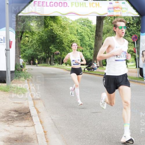 29.06.2025 - hella hamburg halbmarathon MichiJ http://msf.ph/oto/8156845 29.06.2025 10:06:47 Zwischen KM18-KM19 45, 12673 meine-sportfotos.de