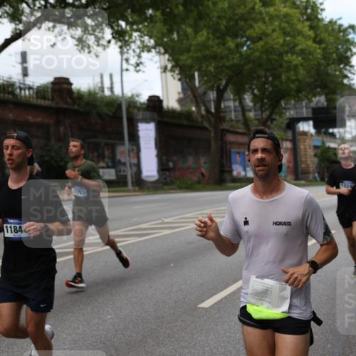 29.06.2025 - hella hamburg halbmarathon Yannick Fuchs http://msf.ph/oto/8156860 29.06.2025 10:38:22 20KM 1415, 1558, 2816, 3907, 4425, 4981, 4999, 5275, 5506, 5624, 5692, 6490, 6705, 6903, 6991, 7005, 7093, 7451, 8063, 8145, 8218, 8900, 9043, 9081, 9374, 9633, 9931, 10193, 10246, 10669, 10930, 11153, 11346, 11648, 11848, 12327, 12438, 12554, 12966, 13421, 13996, 14690, 14798, 14861, 15512, 15862, 16062, 16224, 16301, 16316, 16547, 16549, 16720, 17251, 17376, 17516, 17912, 18678, 18942 meine-sportfotos.de