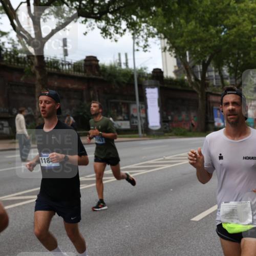 29.06.2025 - hella hamburg halbmarathon Yannick Fuchs http://msf.ph/oto/8156877 29.06.2025 10:38:22 20KM 1415, 1558, 2816, 3907, 4425, 4981, 4999, 5275, 5506, 5624, 5692, 6490, 6705, 6903, 6991, 7005, 7093, 7451, 8063, 8145, 8218, 8900, 9043, 9081, 9374, 9633, 9931, 10193, 10246, 10669, 10930, 11153, 11346, 11648, 11848, 12327, 12438, 12554, 12966, 13421, 13996, 14690, 14798, 14861, 15512, 15862, 16062, 16224, 16301, 16316, 16547, 16549, 16720, 17251, 17376, 17516, 17912, 18678, 18942 meine-sportfotos.de