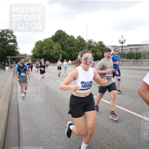 29.06.2025 - hella hamburg halbmarathon Jannik Wohlers http://msf.ph/oto/8156886 29.06.2025 10:54:01 Lombardsbrücke 1762, 1822, 1949, 2244, 2532, 3364, 3761, 3795, 3857, 4720, 4971, 5157, 5185, 5216, 5309, 5514, 5933, 5993, 6023, 6279, 6987, 7498, 7670, 7874, 7946, 7986, 8801, 8803, 9130, 10207, 11354, 11785, 12923, 12930, 13035, 13257, 13693, 13733, 14655, 14904, 15174, 15627, 15628, 15674, 15731, 16117, 16522, 16628, 16683, 17394, 18093, 18431 meine-sportfotos.de