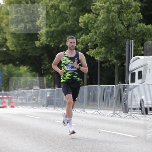 29.06.2025 - hella hamburg halbmarathon Jannik Wohlers http://msf.ph/oto/8156980 29.06.2025 09:37:59 Lombardsbrücke 4116, 11409 meine-sportfotos.de