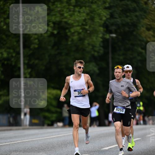 29.06.2025 - hella hamburg halbmarathon Dr. Thomas Lammeyer http://msf.ph/oto/8156982 29.06.2025 09:43:12 Kennedybrücke 34, 35, 52, 54, 2659, 3720, 6530, 9255, 10650 meine-sportfotos.de
