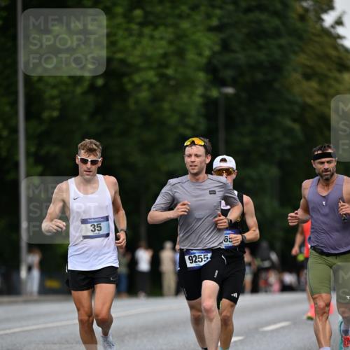 29.06.2025 - hella hamburg halbmarathon Dr. Thomas Lammeyer http://msf.ph/oto/8157005 29.06.2025 09:43:13 Kennedybrücke 34, 35, 52, 54, 2659, 3720, 6530, 9255, 10650 meine-sportfotos.de