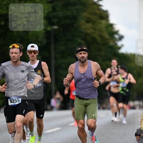 29.06.2025 - hella hamburg halbmarathon Dr. Thomas Lammeyer http://msf.ph/oto/8157015 29.06.2025 09:43:14 Kennedybrücke 34, 35, 52, 54, 2659, 3720, 6530, 9255, 9447, 10650 meine-sportfotos.de