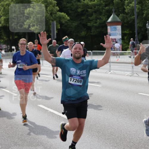 29.06.2025 - hella hamburg halbmarathon Jannik Wohlers http://msf.ph/oto/8157024 29.06.2025 10:17:23 Lombardsbrücke 1015, 1274, 1458, 1622, 1641, 1749, 1795, 2094, 2259, 2548, 3138, 3292, 4218, 5002, 5004, 5290, 5611, 5733, 6254, 6336, 6352, 7258, 7413, 8144, 8799, 9400, 9798, 9964, 10174, 10509, 10831, 11156, 11275, 11656, 11707, 11916, 12031, 12401, 12553, 12683, 13843, 14013, 14194, 14420, 14701, 14738, 14825, 15203, 15322, 15978, 16038, 16576, 16707, 17270, 17542, 17616, 19029 meine-sportfotos.de