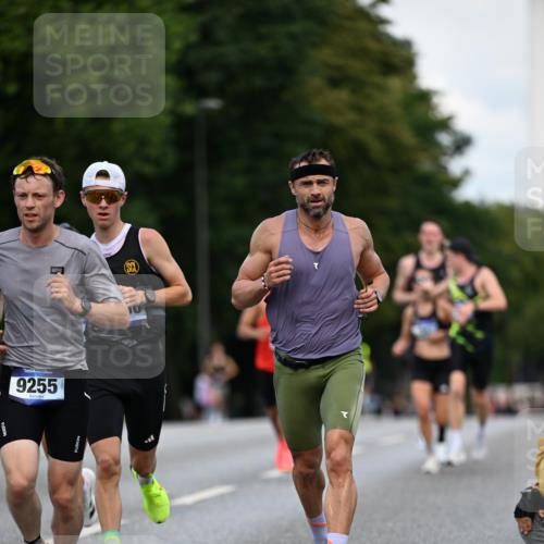 29.06.2025 - hella hamburg halbmarathon Dr. Thomas Lammeyer http://msf.ph/oto/8157025 29.06.2025 09:43:14 Kennedybrücke 34, 35, 52, 54, 2659, 3720, 6530, 9255, 9447, 10650 meine-sportfotos.de
