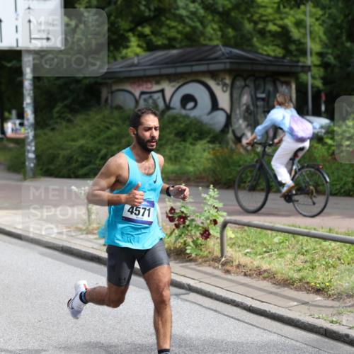 29.06.2025 - hella hamburg halbmarathon Yannick Fuchs http://msf.ph/oto/8157038 29.06.2025 10:18:07 20KM 35, 52, 2618, 4128, 4571, 11624, 16548, 18693, 18897 meine-sportfotos.de