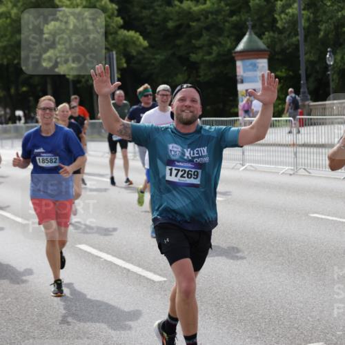 29.06.2025 - hella hamburg halbmarathon Jannik Wohlers http://msf.ph/oto/8157042 29.06.2025 10:17:23 Lombardsbrücke 1015, 1274, 1458, 1622, 1641, 1749, 1795, 2094, 2259, 2548, 3138, 3292, 4218, 5002, 5004, 5290, 5611, 5733, 6254, 6336, 6352, 7258, 7413, 8144, 8799, 9400, 9798, 9964, 10174, 10509, 10831, 11156, 11275, 11656, 11707, 11916, 12031, 12401, 12553, 12683, 13843, 14013, 14194, 14420, 14701, 14738, 14825, 15203, 15322, 15978, 16038, 16576, 16707, 17270, 17542, 17616, 19029 meine-sportfotos.de