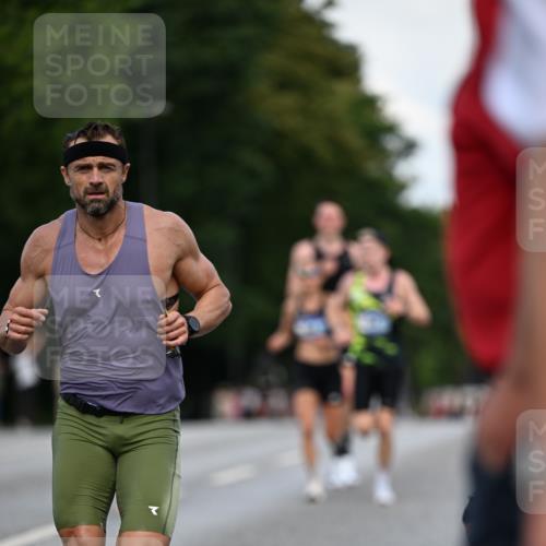 29.06.2025 - hella hamburg halbmarathon Dr. Thomas Lammeyer http://msf.ph/oto/8157049 29.06.2025 09:43:15 Kennedybrücke 34, 35, 52, 54, 2659, 6530, 9255, 9447, 10650 meine-sportfotos.de
