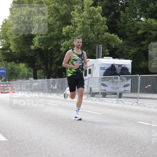 29.06.2025 - hella hamburg halbmarathon Jannik Wohlers http://msf.ph/oto/8157054 29.06.2025 09:38:00 Lombardsbrücke 4116, 11409 meine-sportfotos.de