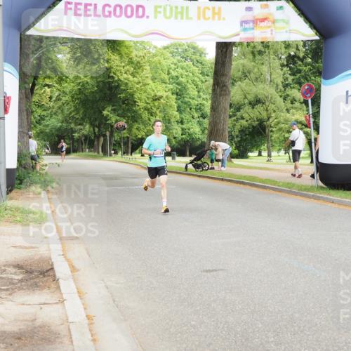 29.06.2025 - hella hamburg halbmarathon MichiJ http://msf.ph/oto/8157061 29.06.2025 10:07:17 Zwischen KM18-KM19 3944 meine-sportfotos.de