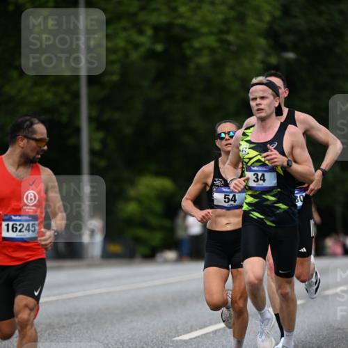29.06.2025 - hella hamburg halbmarathon Dr. Thomas Lammeyer http://msf.ph/oto/8157062 29.06.2025 09:43:18 Kennedybrücke 34, 35, 52, 54, 6530, 9255, 9447, 10650 meine-sportfotos.de