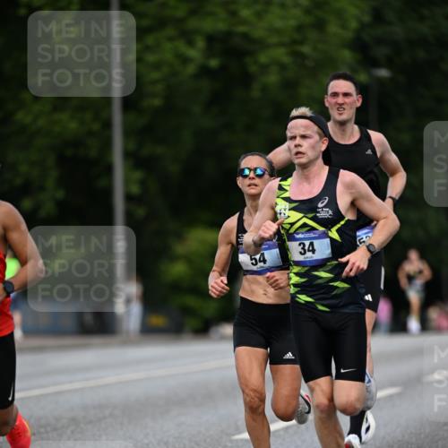 29.06.2025 - hella hamburg halbmarathon Dr. Thomas Lammeyer http://msf.ph/oto/8157093 29.06.2025 09:43:18 Kennedybrücke 34, 35, 52, 54, 6530, 9255, 9447, 10650 meine-sportfotos.de