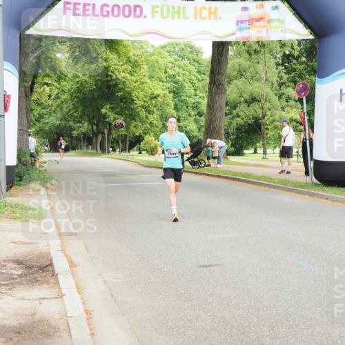 29.06.2025 - hella hamburg halbmarathon MichiJ http://msf.ph/oto/8157095 29.06.2025 10:07:17 Zwischen KM18-KM19 3944 meine-sportfotos.de